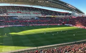 铃木一朗在 2019 年 3 月于东京巨蛋正式引退，在全场长达 20 分钟的掌声中告别职业舞台