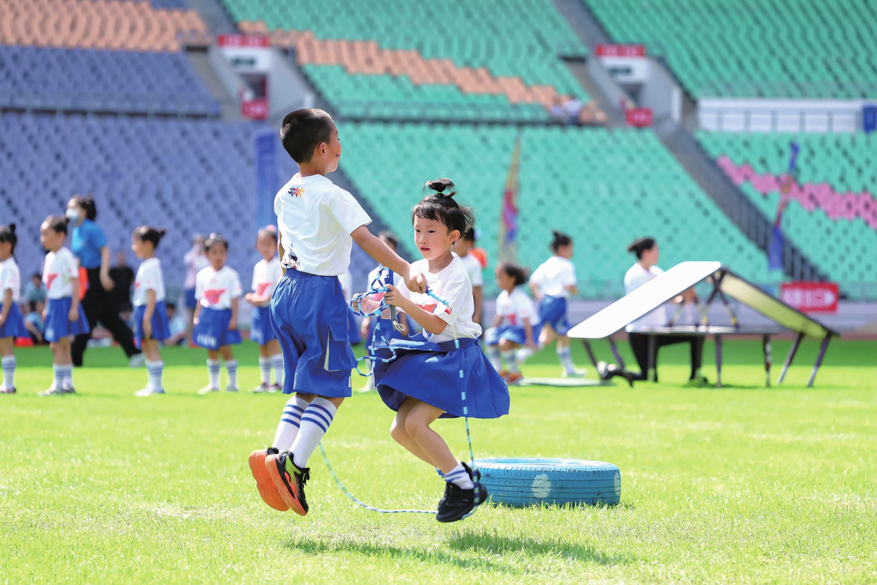 阿隆索暴怒！弗兰-加西亚一分钟两黄染红