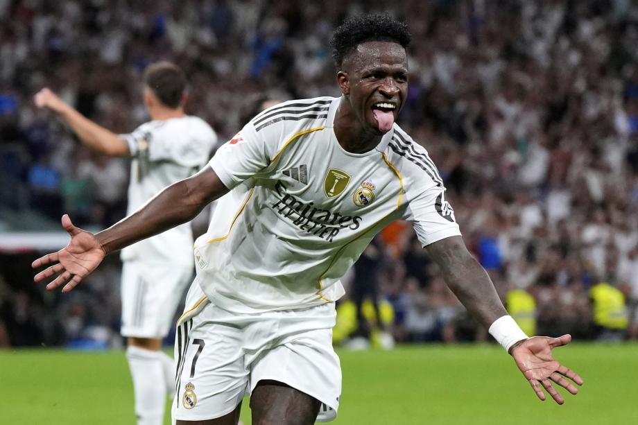 时有些保守 时有些保守